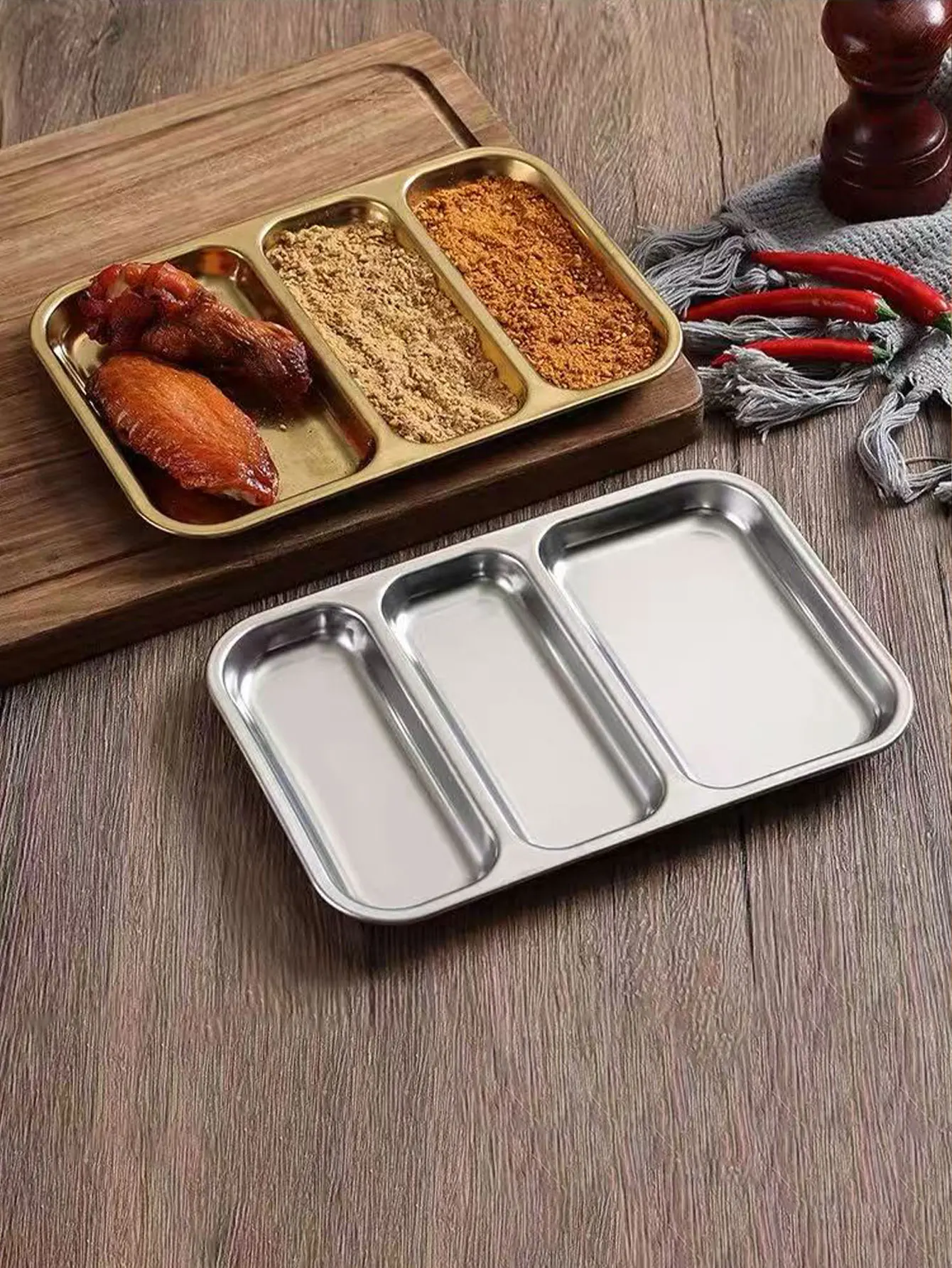 Retro 304 Stainless Steel Barbecue Plate with Compartments, Snack Plate, Special Plate for Barbecue Restaurants, Seasoning Plate, Dipping Sauce All-In-One Plate, 1 Piece