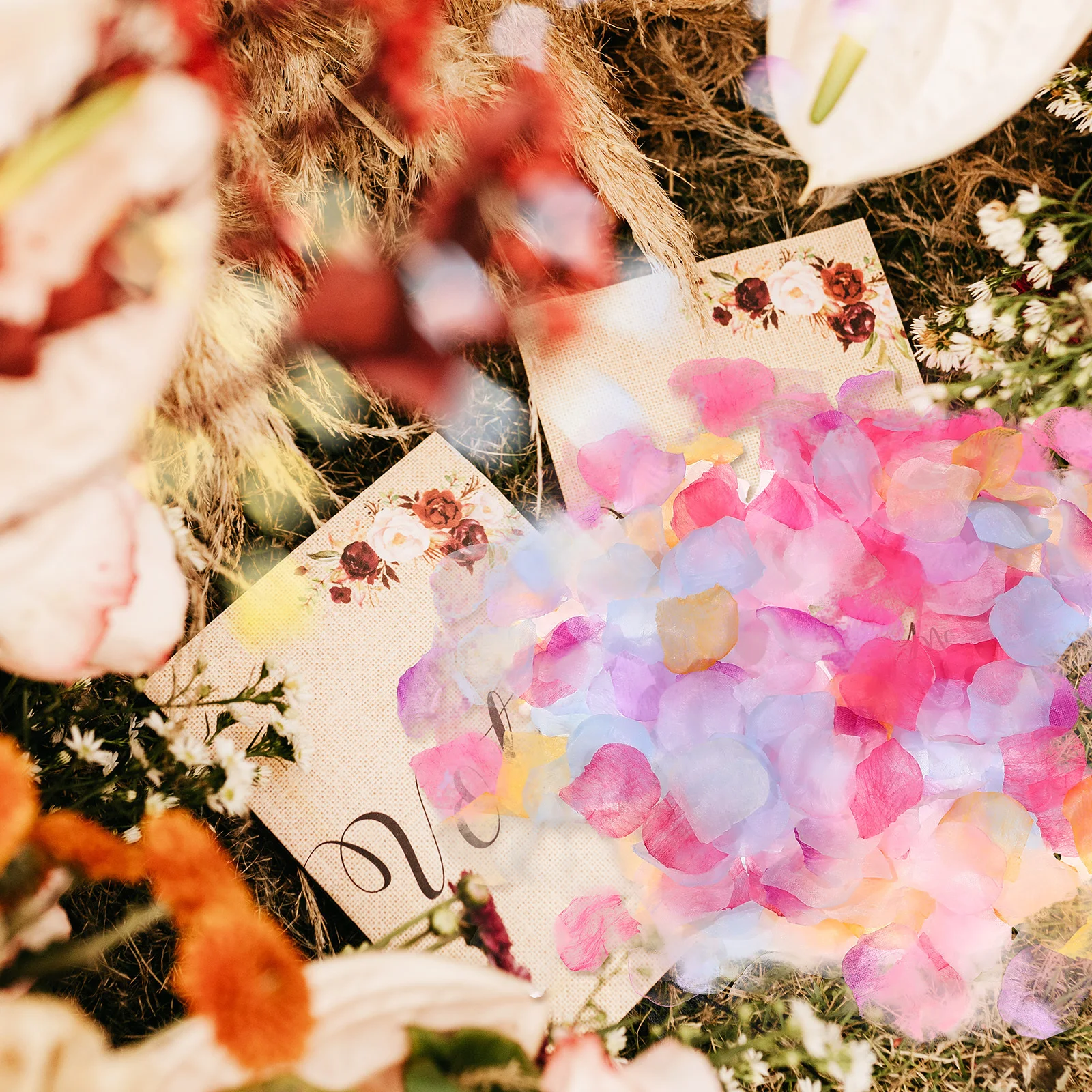 2000 قطعة بتلات الورد الاصطناعي نابض بالحياة بتلات زهرة الحرير لحفل الزفاف الديكور عيد الحب مهرجان المنزل الزفاف