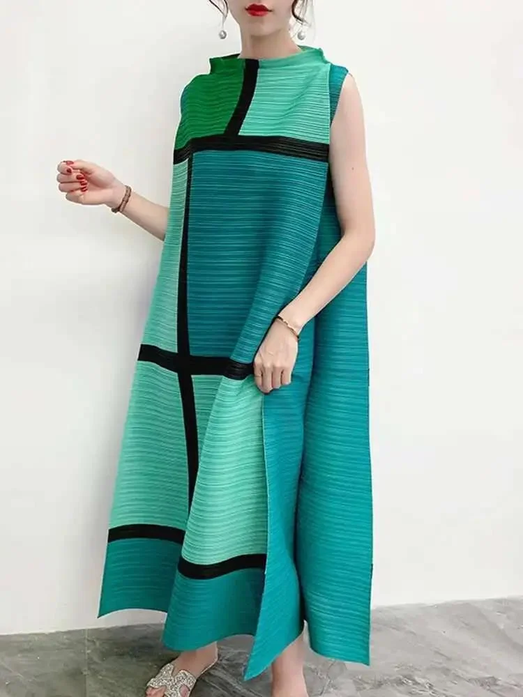 

Patchwork Color Block Pleated Dresses Famale 2025 Summer Loose Sleeveless Stand Collar Long Dress Women YM4M