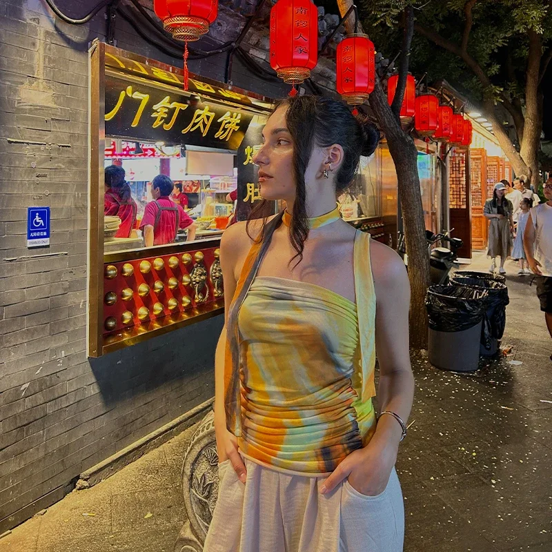 Haut tubulaire plissé à col licou pour femmes, coupe cintrée, Design de Niche, une ligne, enveloppant la poitrine, nouvelle collection été 2025