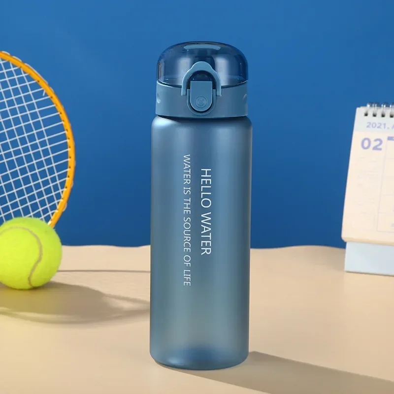 780ml Przenośna matowa butelka na wodę do picia Sport Podróże na zewnątrz Plastikowe kubki na kawę i herbatę Szczelne przezroczyste butelki