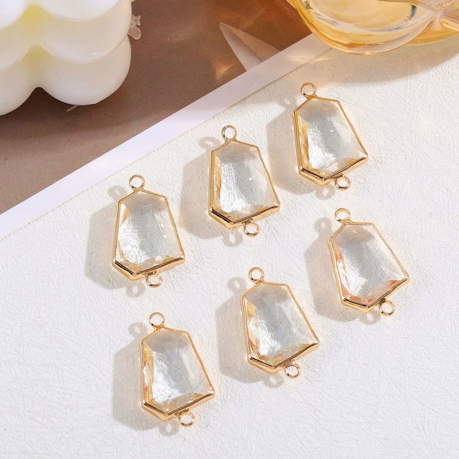 10pcs/ Bag   DIY copper gold-plated edge wrapped geometric irregular polygon transparent white crystal pendant