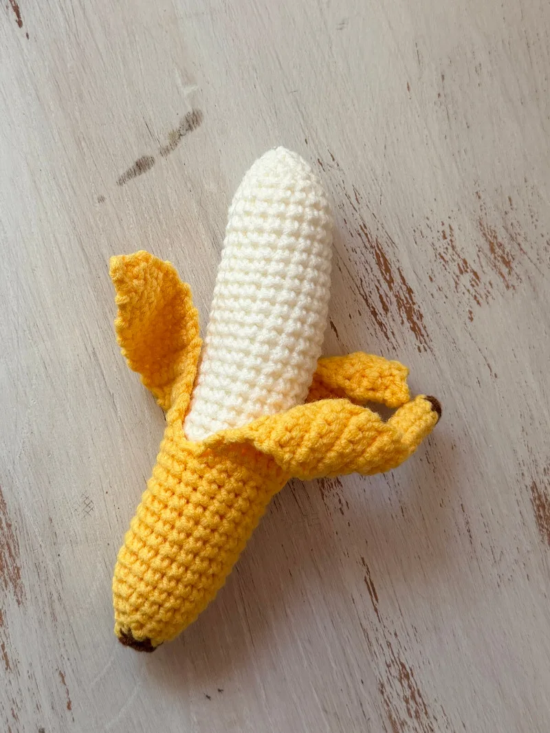 Newborn Photography Props Handmade Knitted Monkey Outfit with Hat Banana Decor for Studio Photoshoot Clothing Accessories