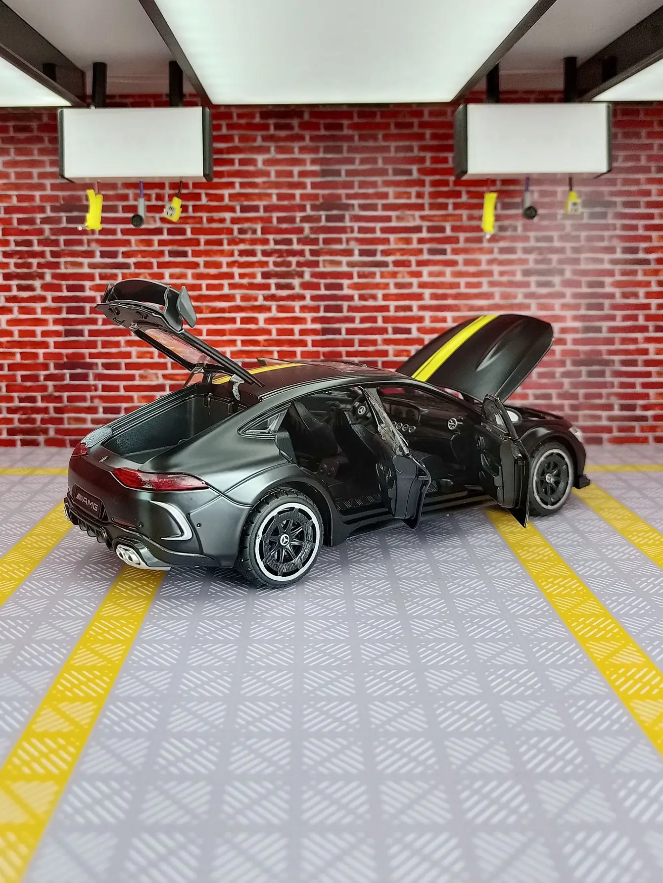 1:24 GT63 supercar alloy car model car children's acousto-optic pull back toy car gifts  fine workmanship, and good quality