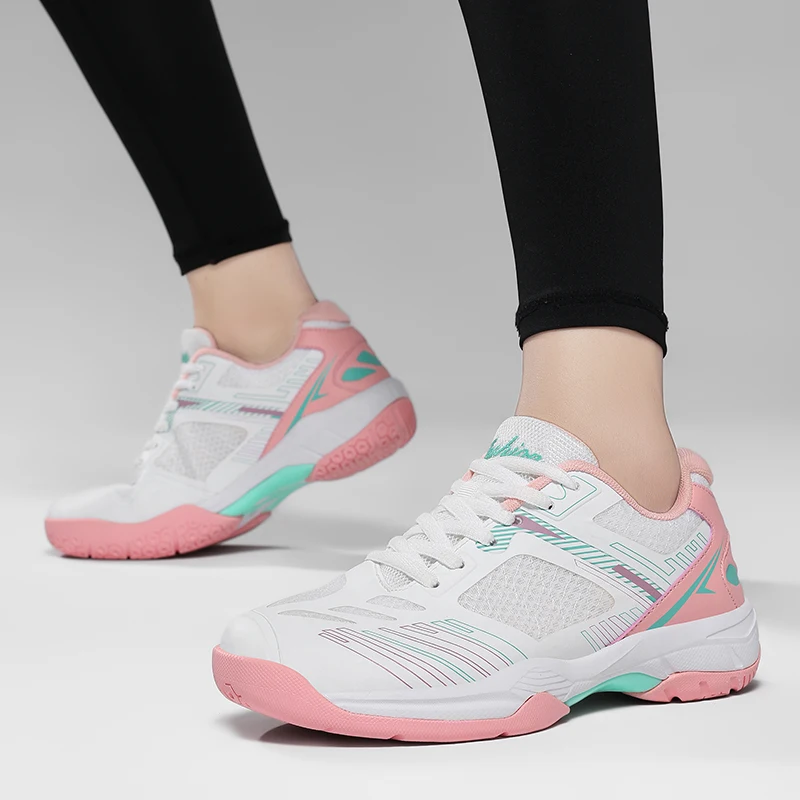 Badminton Shoes Women Lightweight Anti-slip Low-top Outdoor Sports Women Shoes Wear-resistant Comfort Casual Running Shoes Women