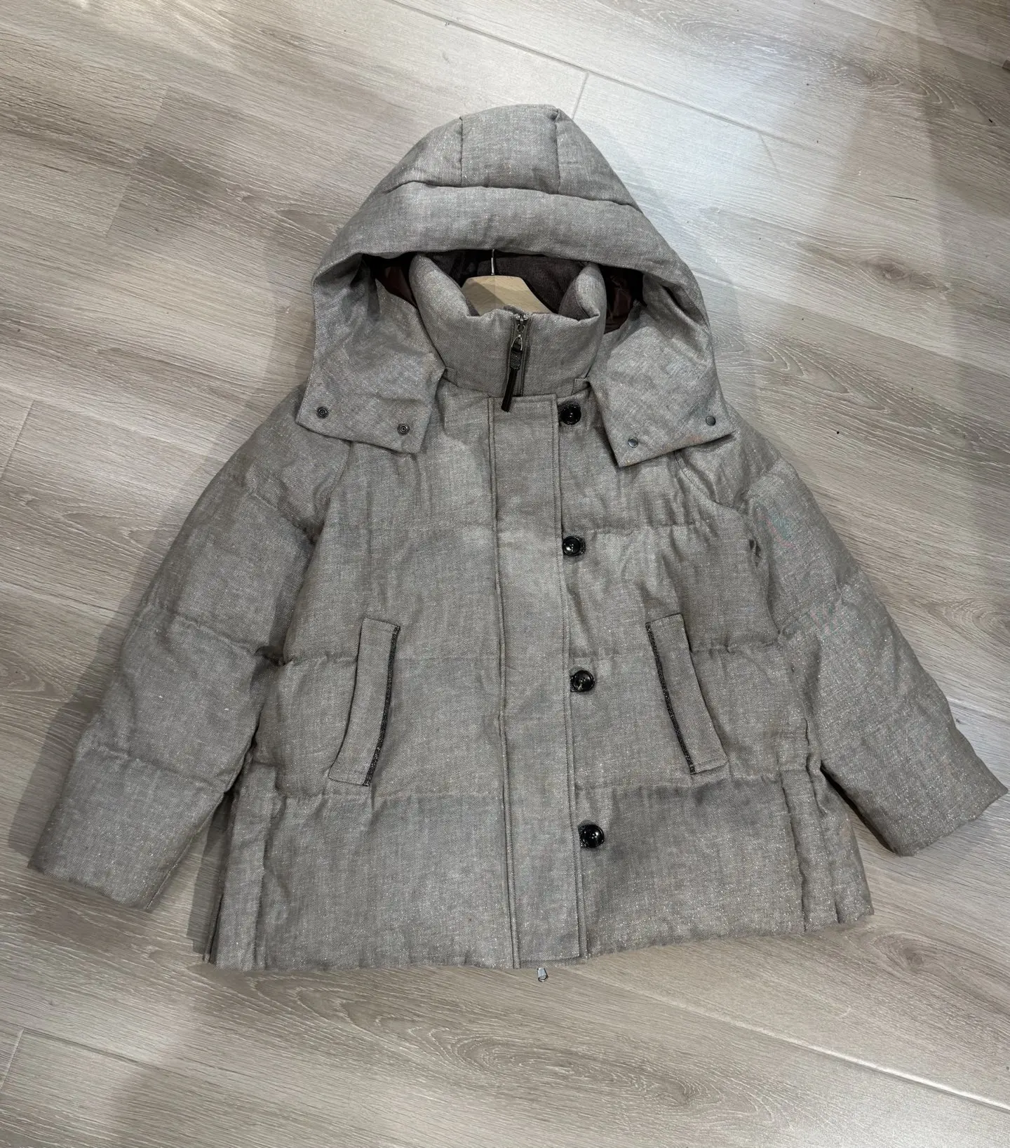 وصل حديثًا لشتاء 2025: سترة نسائية عالية الجودة بغطاء للرأس بكتف منسدل وكتان لؤلؤي - أنيقة ودافئة