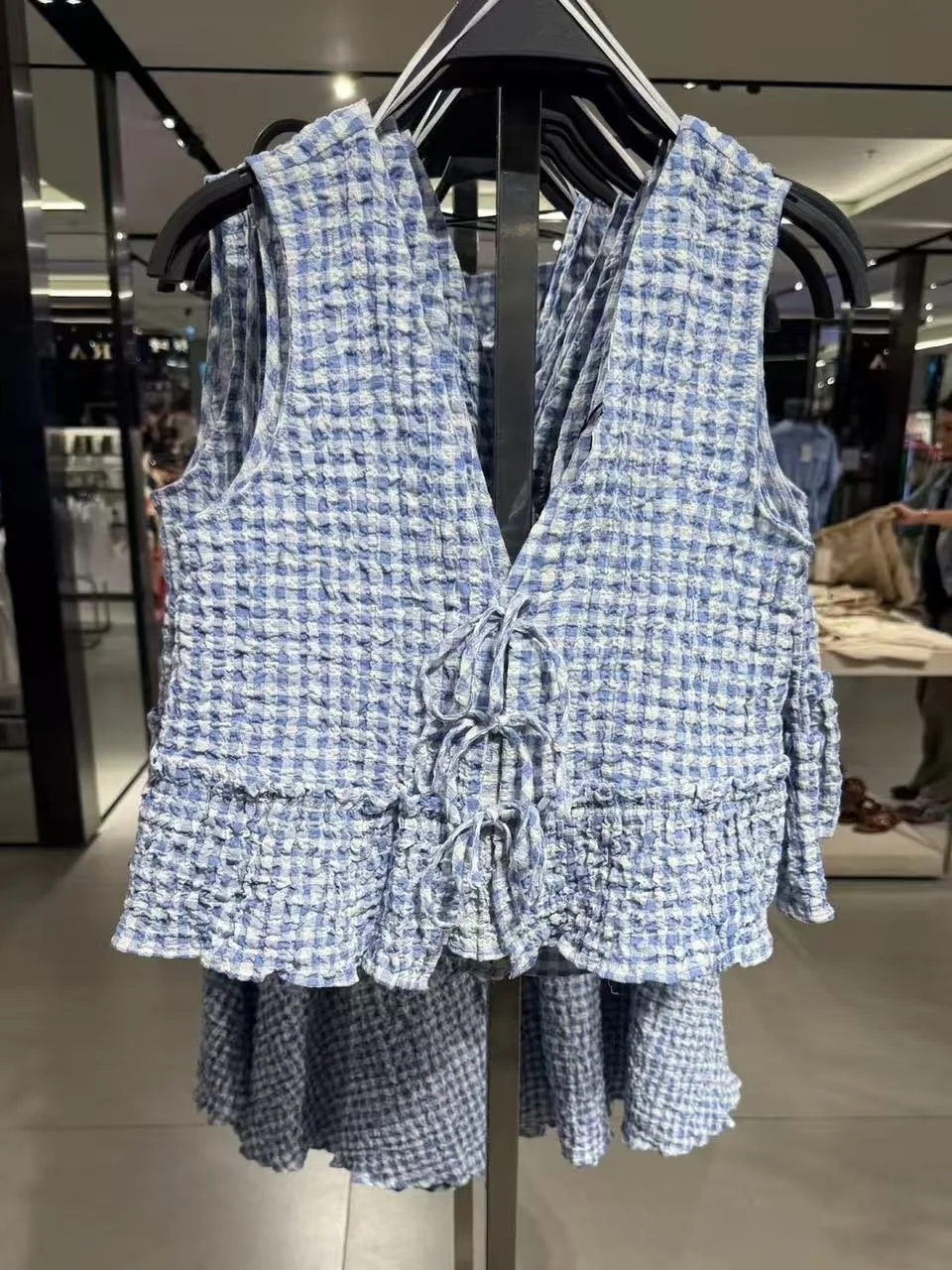 

Синий клетчатый жилет с V-образным вырезом, женский модный летний топ, Новое поступление, свободный крой, хлопковый клетчатый узор, асимметричный дизайн
