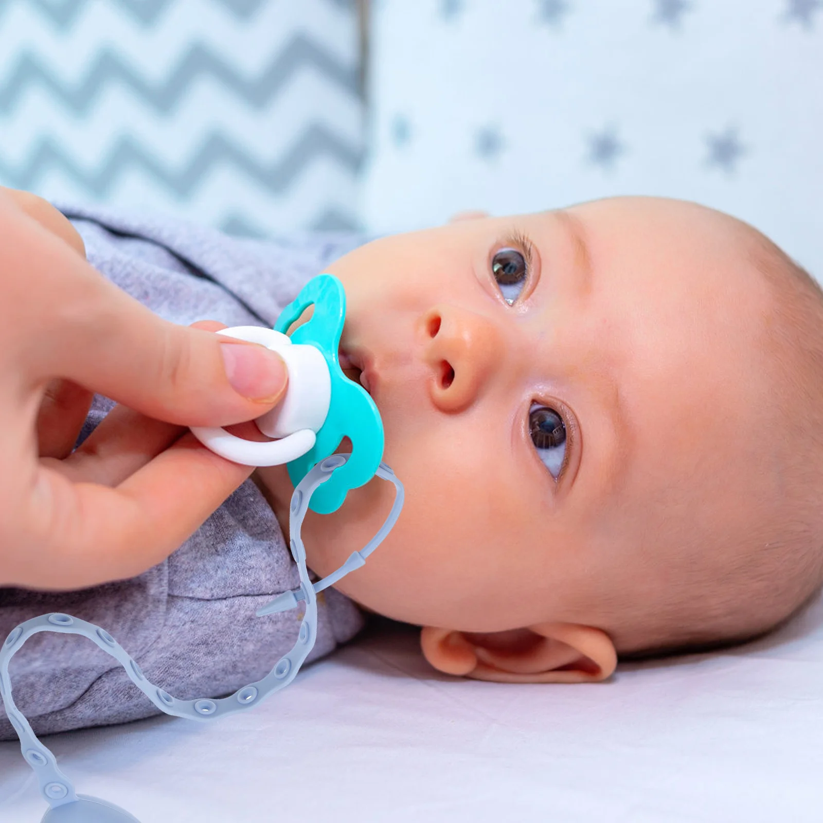 

4Pcs Silicone Pacifier Clips Baby Safety Straps Anti-Lost Chains Stroller Hanging Ropes Pacifier Holder Teether Straps