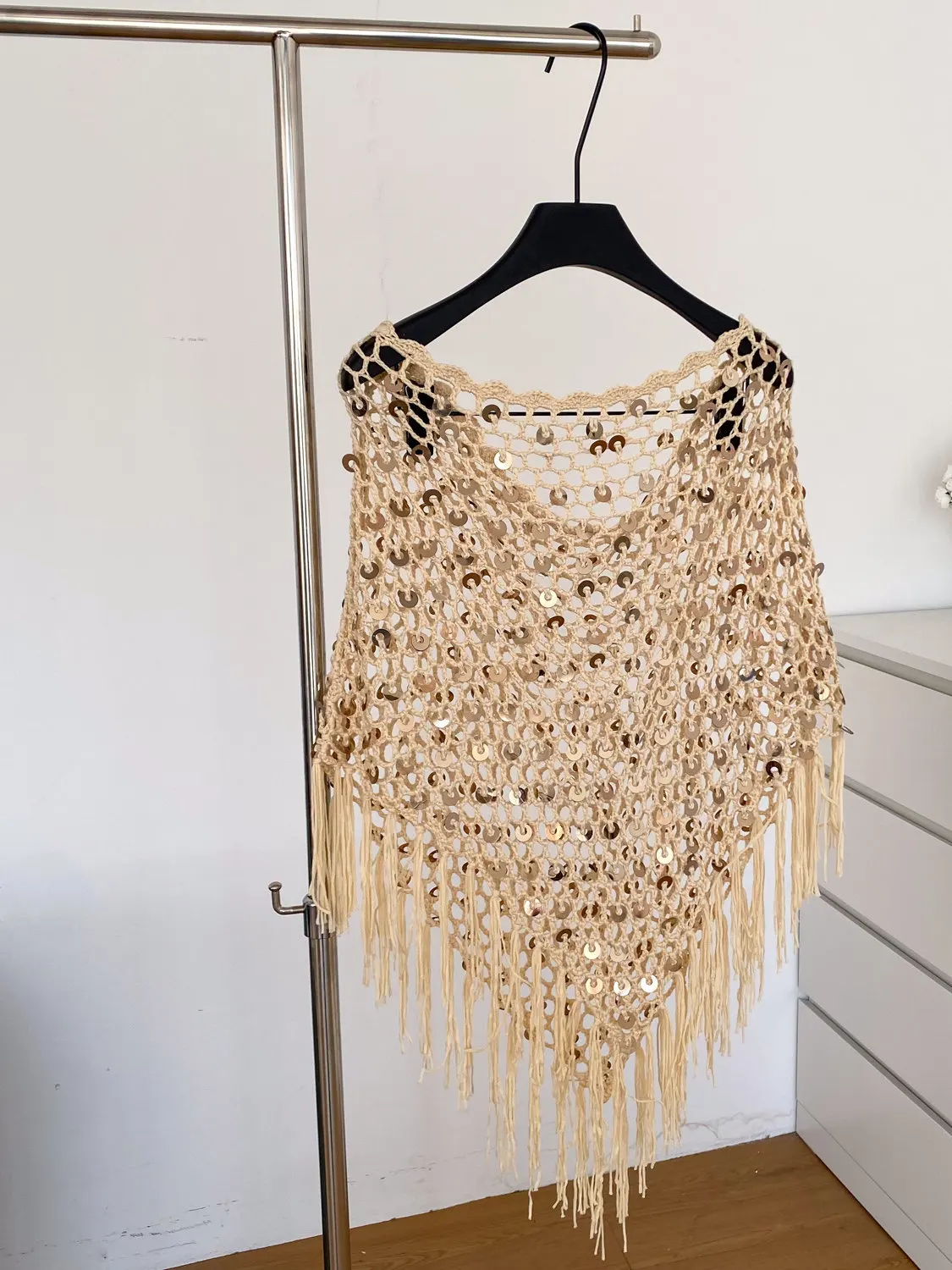 Hand Knitted Lace Hollow out Sequin Knit Cover up Women's Spring Tassel Cloak Sun Protection Vest Hollow out Outerwear