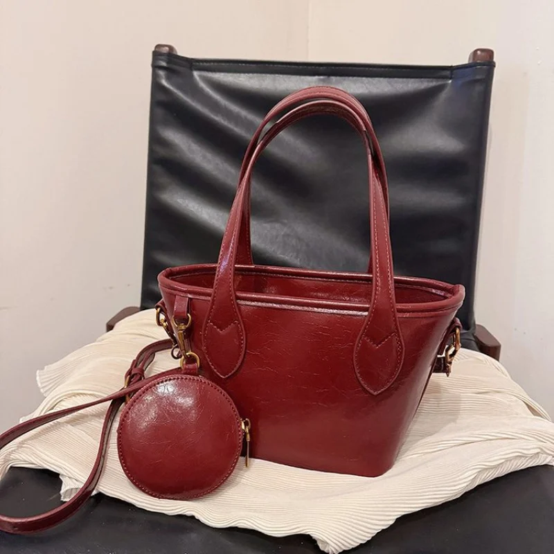 

Elegant Women Messenger Bag Crafted From Fine Leather Boasting Popular Elegant Style And Soft Suede Trim​