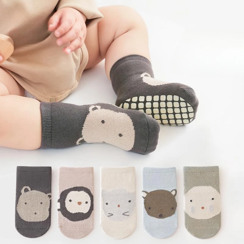 Children's socks autumn and winter new combed cotton breathable adhesive anti slip floor socks cartoon comfortable baby socks