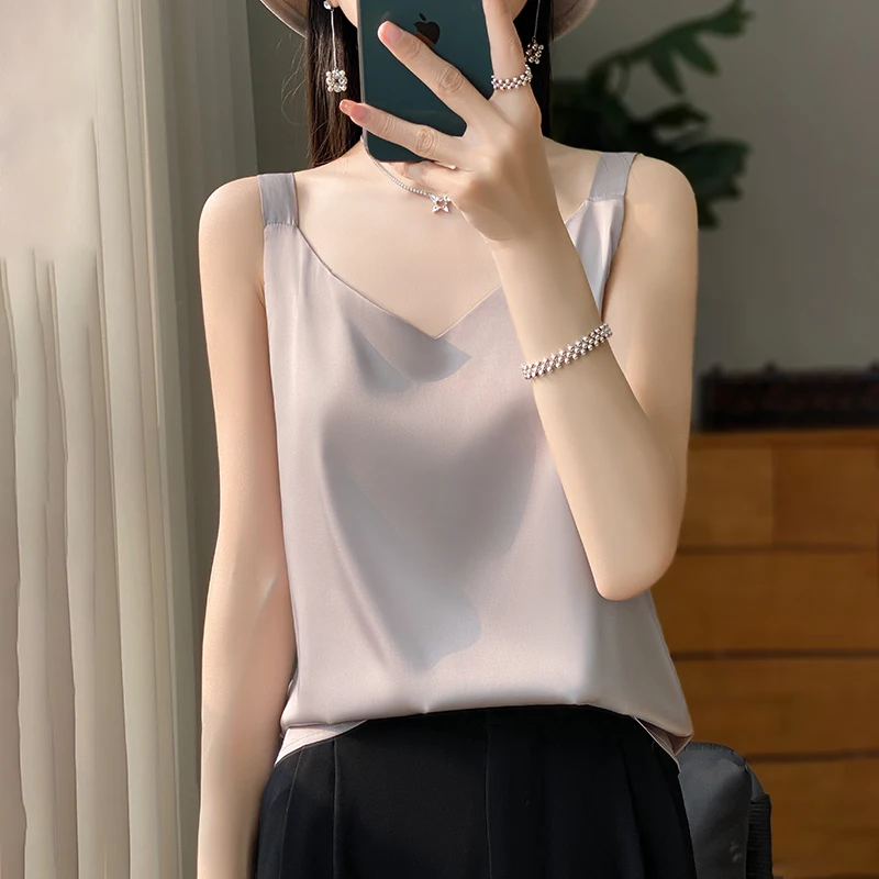 Spring and Summer New Mulberry Silk V-Neck Silk Halter Women Loose Bottom Vest Wide Shoulder Fashion Acetate Satin Wear Thin Top