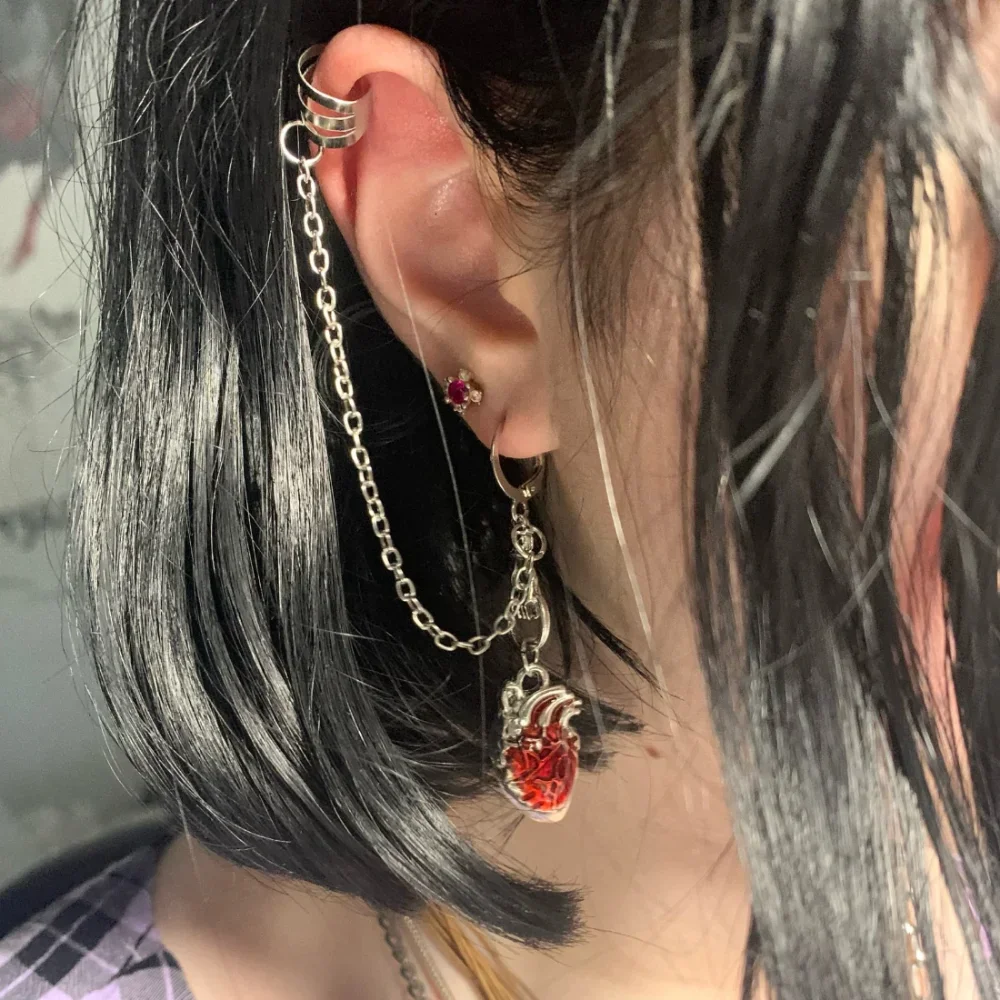 Gothic Style Asymmetric Red Heart Crystal Clip on Earrings for Women Vintage Long Tassel Ear Cuffs Chain Punk Jewelry Pendientes