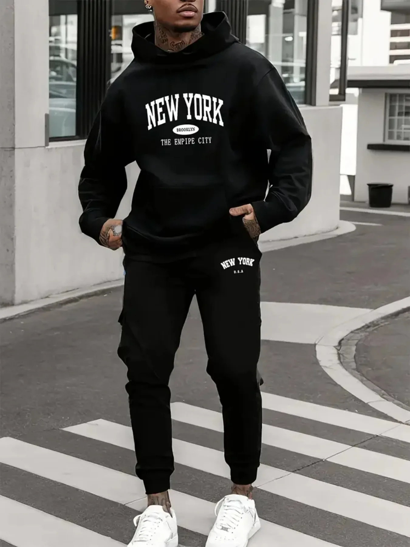Conjunto de ropa deportiva para hombre, con camiseta deportiva con capucha y letras estilo Nueva York, manga larga, casual, cómodo, bolsillos.