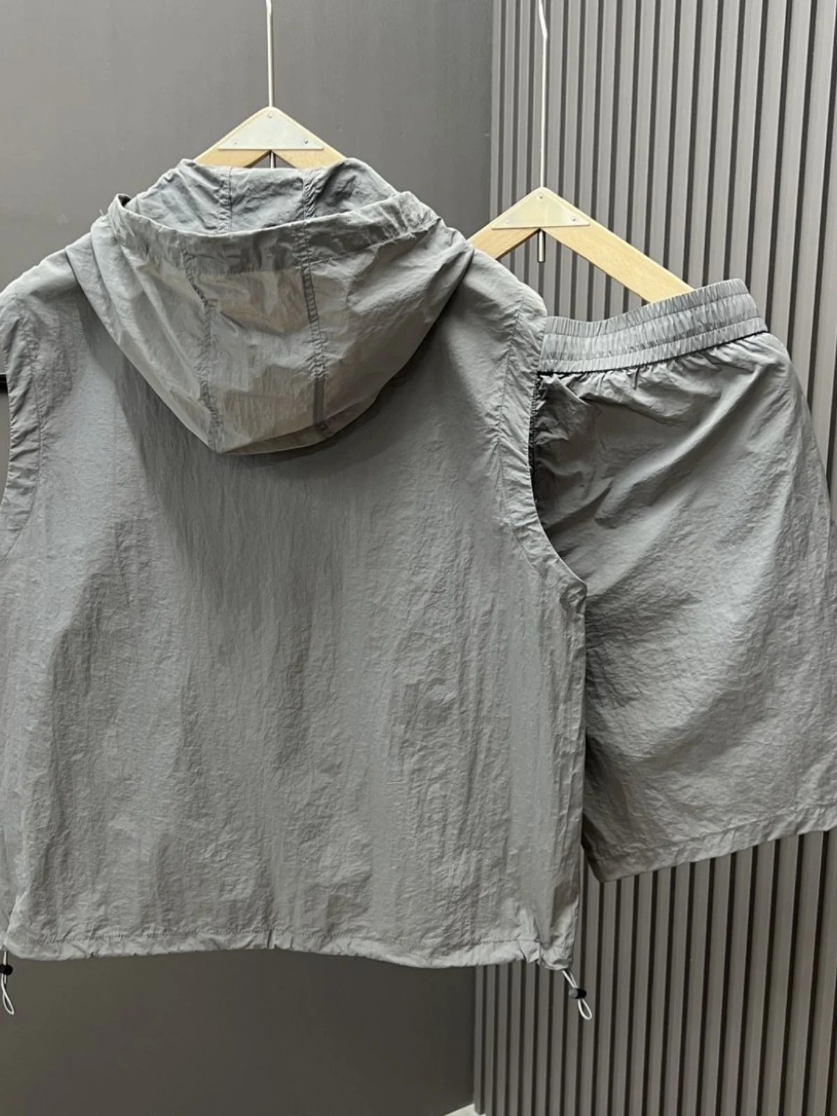 Casual Hooded Sleeveless Suit Men's Summer Workwear Thin Loose Fashion Couple Sleeveless Waistcoat Shorts Two-Piece Set - Image 3