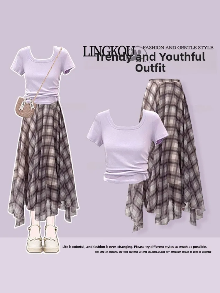 

Летний антивозрастной комплект в корейском стиле: приталенная футболка с открытыми плечами и винтажная юбка в клетку, комплект из двух предметов
