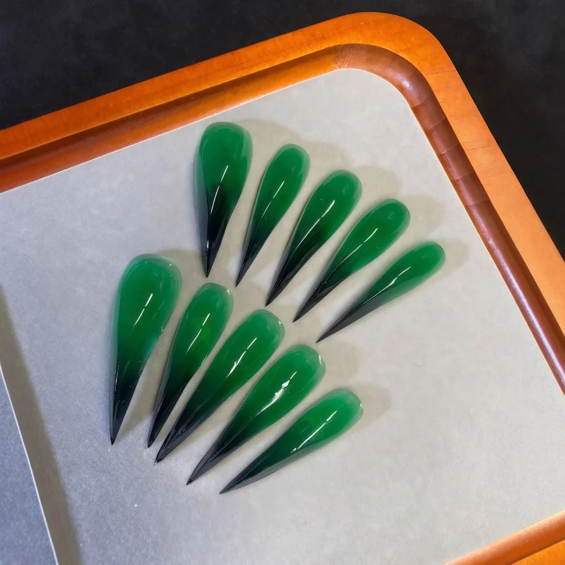 10pieces of semi-transparent green and black gradient dagger-shaped nail stickers, shiny gradient long-pointed fake nails.