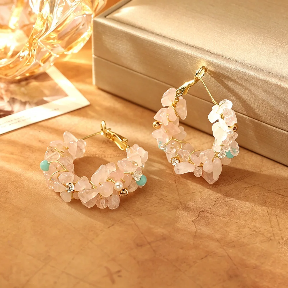 

Fresh and sweet crystal wrapped earrings, high-end, fashionable and exquisite earrings, romantic holiday style earrings