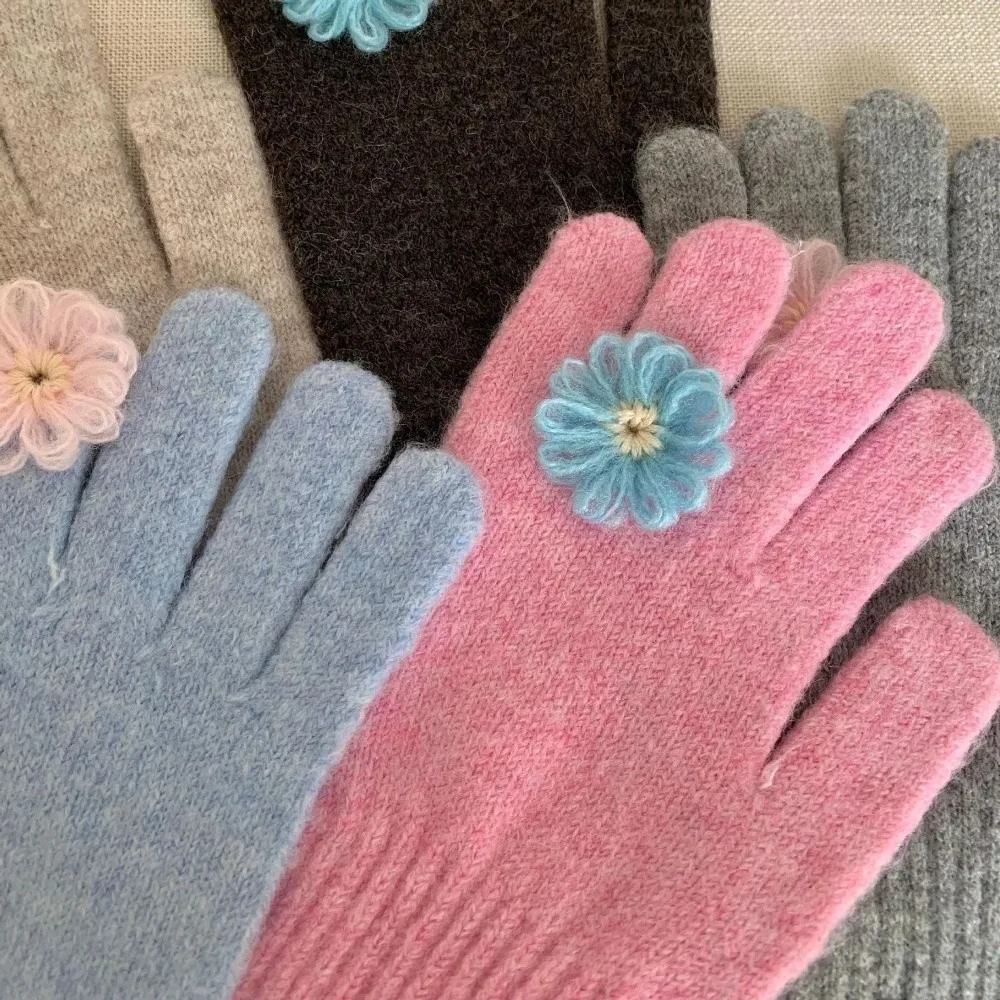 Cozy Polyester Lace Floral Touch Screen Gloves Soft Warm Spring Knitted Winter Gloves Full Finger Gloves Cold Weather