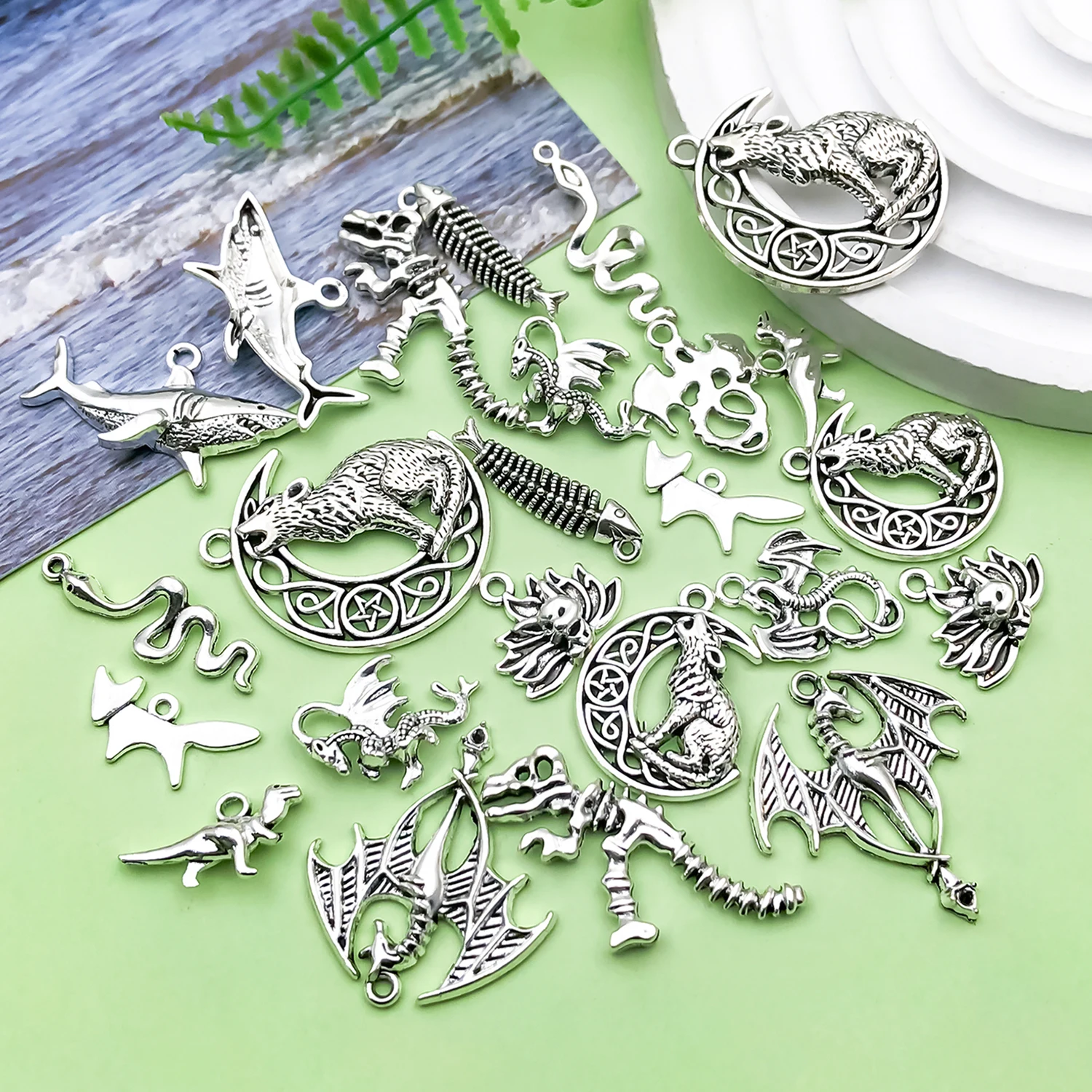 20/24pcs Animal Charms Alloy Fox, Skull, Dragon, Snake, Wolf Pendants for DIY Bracelets Necklaces Jewelry Making Accessories