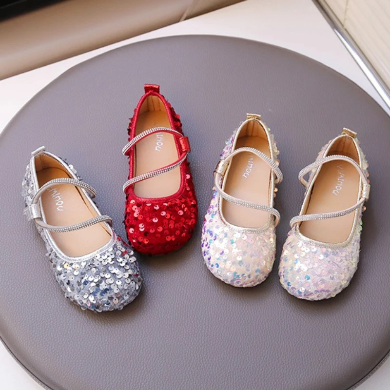 

Летние сандалии для девочек, новая модная милая детская обувь, модная обувь принцессы с блестками, мягкие нескользящие простые детские сандалии на плоской подошве, босоножки