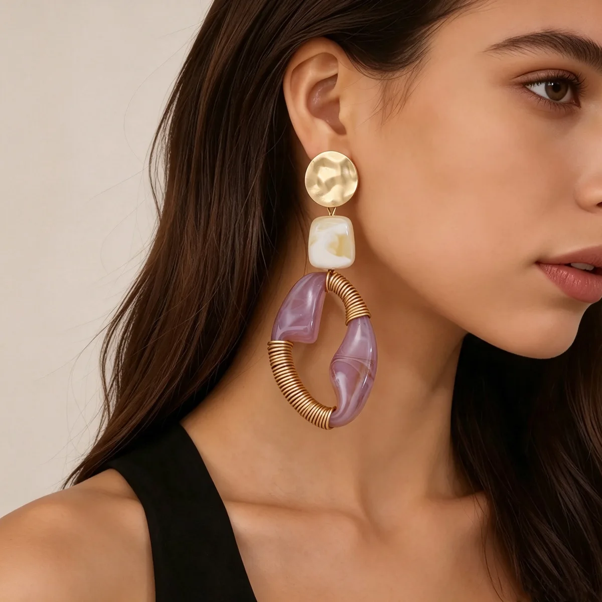 Bohemian smudged geometric earrings, earrings, hand-wound hammer pattern, gold disc stud earrings, earrings wholesale.