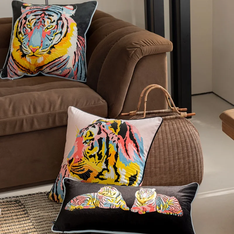 

Tiger Pillows Colorful Print Cushion Case Luxury Velvet Black 30x60 Decorative Pillow Cover For Sofa Chair Home Decorations