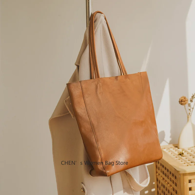 

2025 Classic Cowhide Leather Tote Bags High Quality Designer Casual Women Handbag Lady Commuter Shopper Bag Black Large Capacity