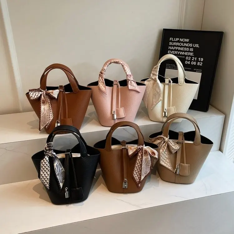 Litchi Grain Leather Women\'s Bucket Bag High Quality Soft Niche Handbag Mom\'s Bag Fashionable Design Elegant Touch