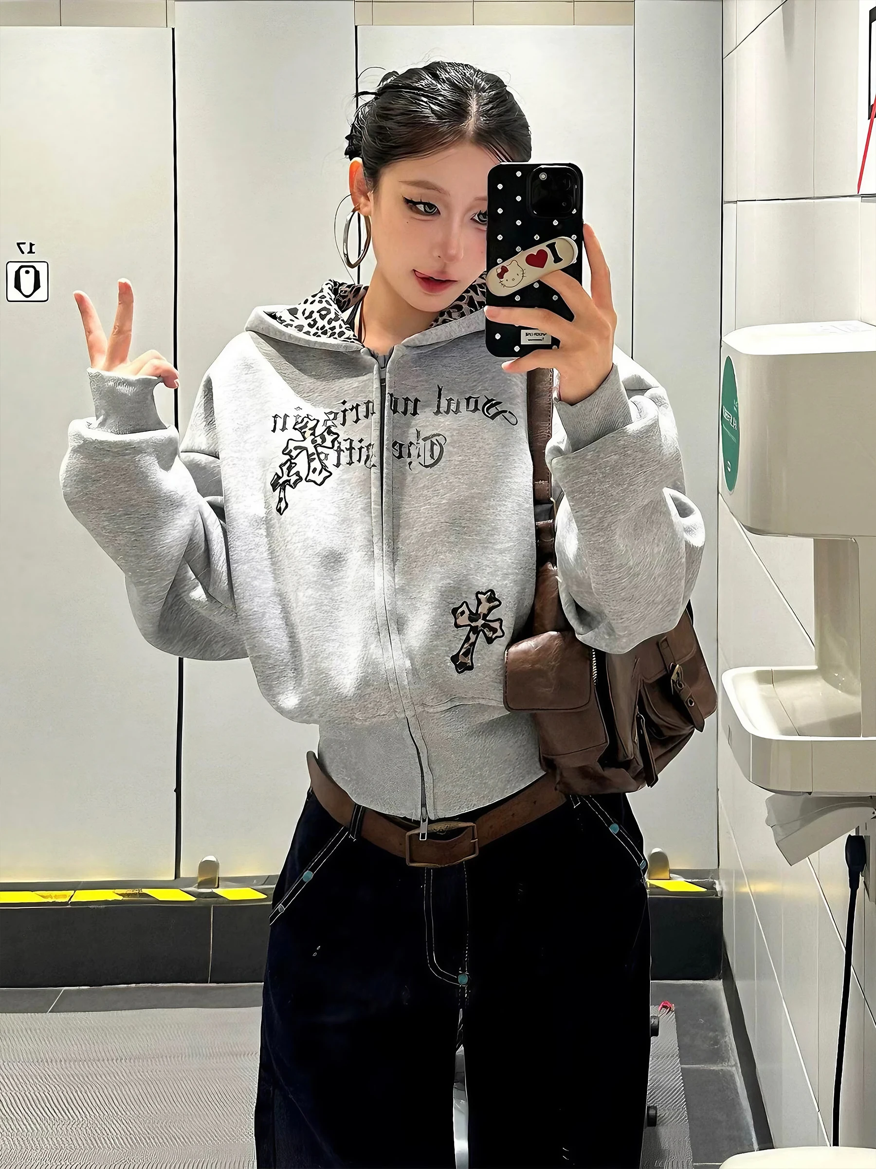 

Американский стиль: худи из чистого хлопка с флисовой подкладкой, женский кардиган с леопардовым принтом и пэчворком, свободный крой, верхняя одежда