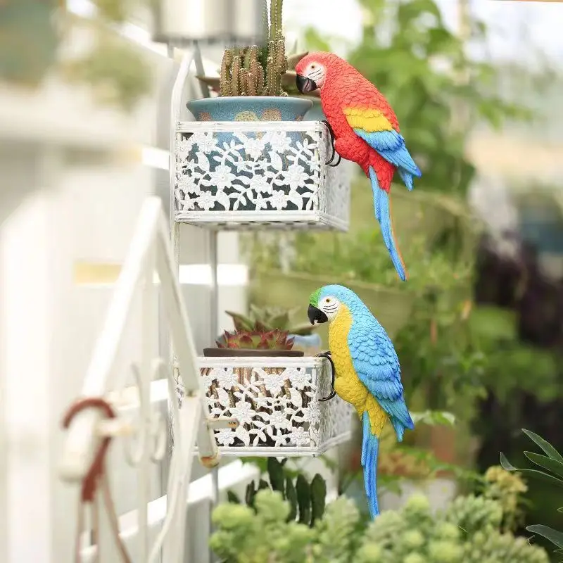 Parrot Decoration in Pastoral Style Resin Parrot Garden Decoration Tropical Bird Sculpture Garden Courtyard Potted Plant