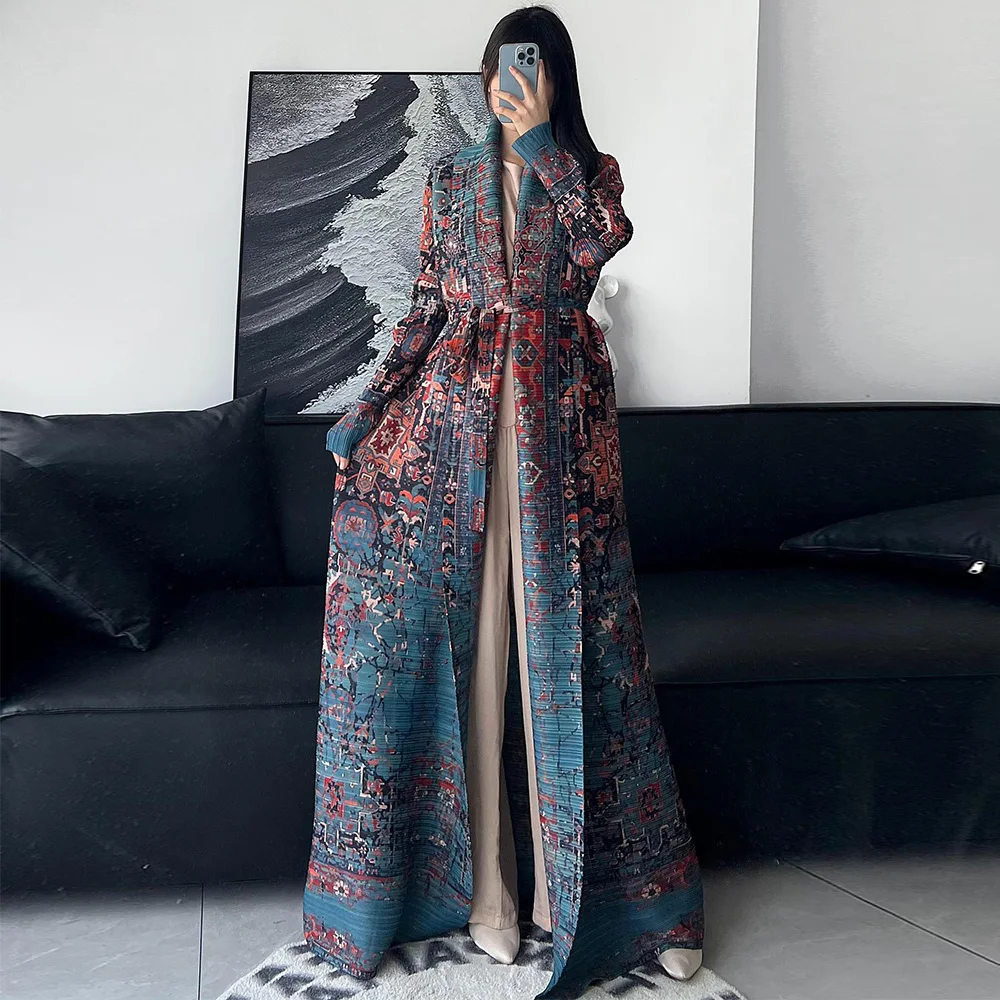 

Factory direct sales Middle East Arab Printed Women Plus Size Robe Windbreaker Pleated Design Traditional Muslim Abaya