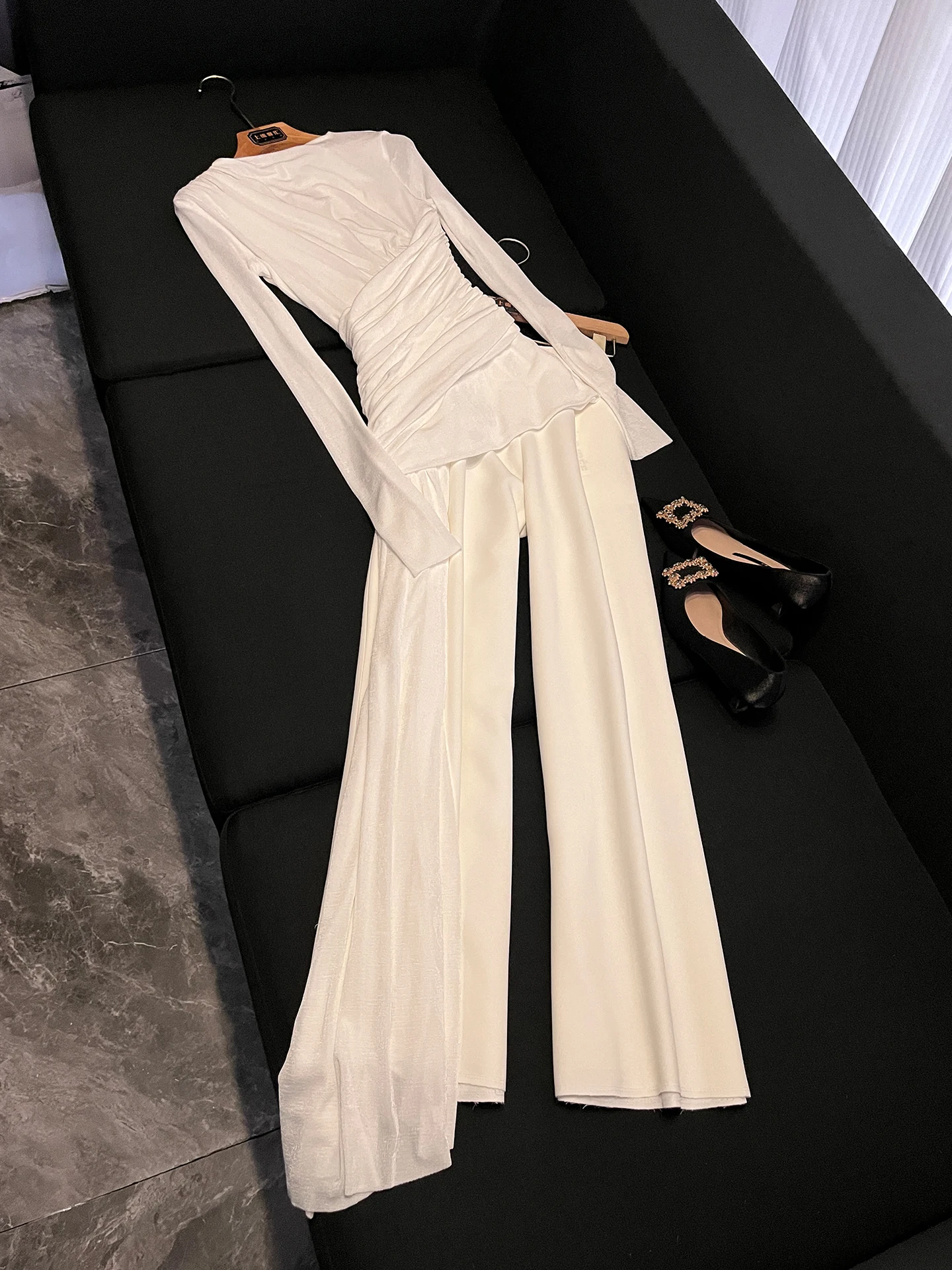 

2026 Spring Season White See-through Long Sleeve Women's Lace Shirt Slim Fit Waist-cinching High-waisted Fashionable Top