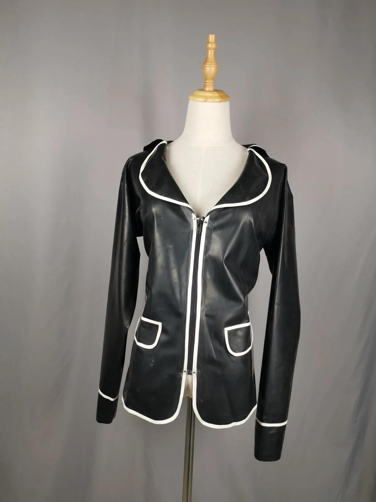 Women's uniform top, three-quarter leggings, black and white. Women's top with front zipper. （instock）