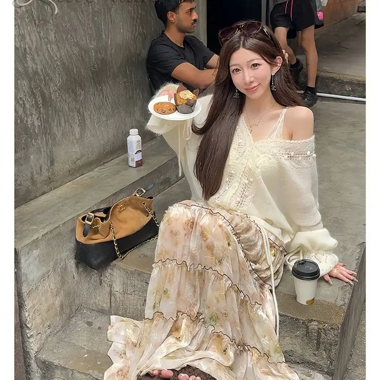 

Gagarich Hollow Hook Flower Ball V-neck Loose Drawstring Hem Knitted Sweater Autumn New Style Outerwear Fashionable Cardigan Top