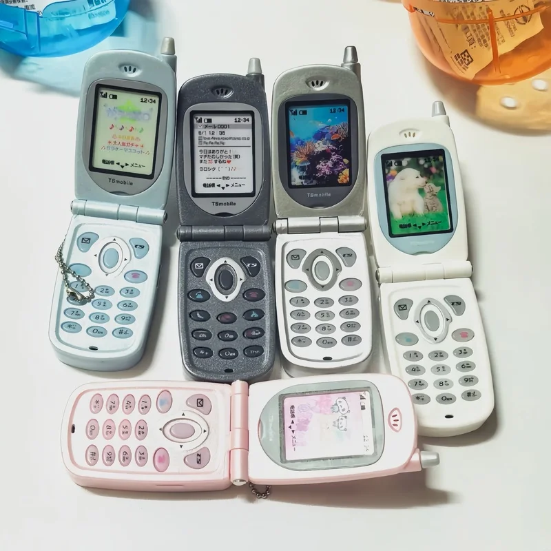 Tersedia Mainan Jepang Spirits Seri Elektronik Retro Asli Perekam Telepon Flip Mini Model Telepon Lipat Gantungan Kunci Gashapon