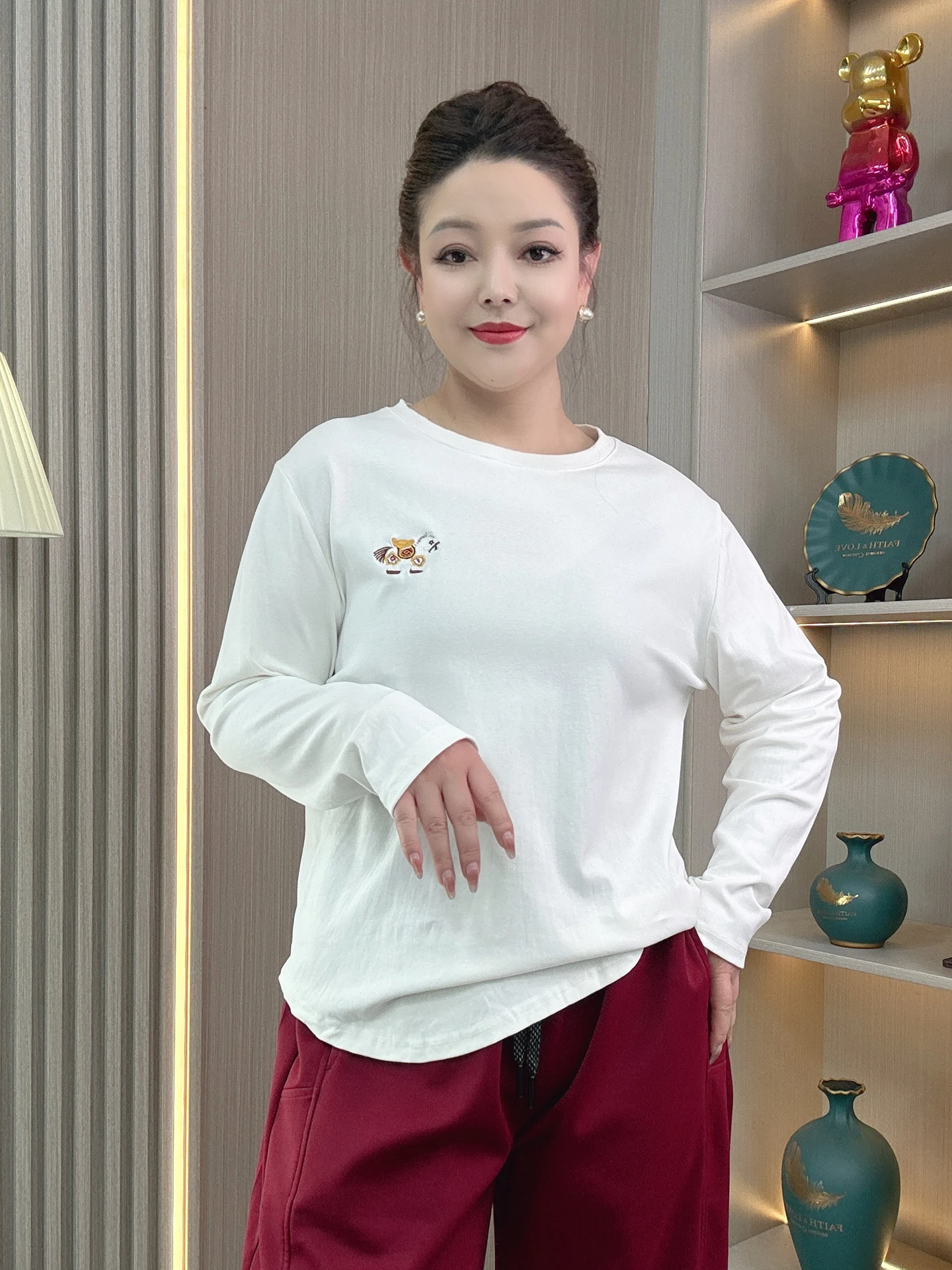 

plus Size Women's Casual Long Sleeve round Neck Embroidered T-Shirt Spring New Style Loose Fit Slimming Top Trendy Cotton Blend