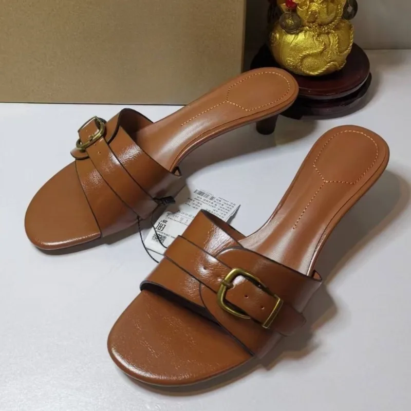 

Женские сандалии с открытым носком на каблуке «котенок» в стиле ретро, коричневый металлический ремень с пряжкой, брендовая повседневная летняя обувь в уличном стиле для женщин