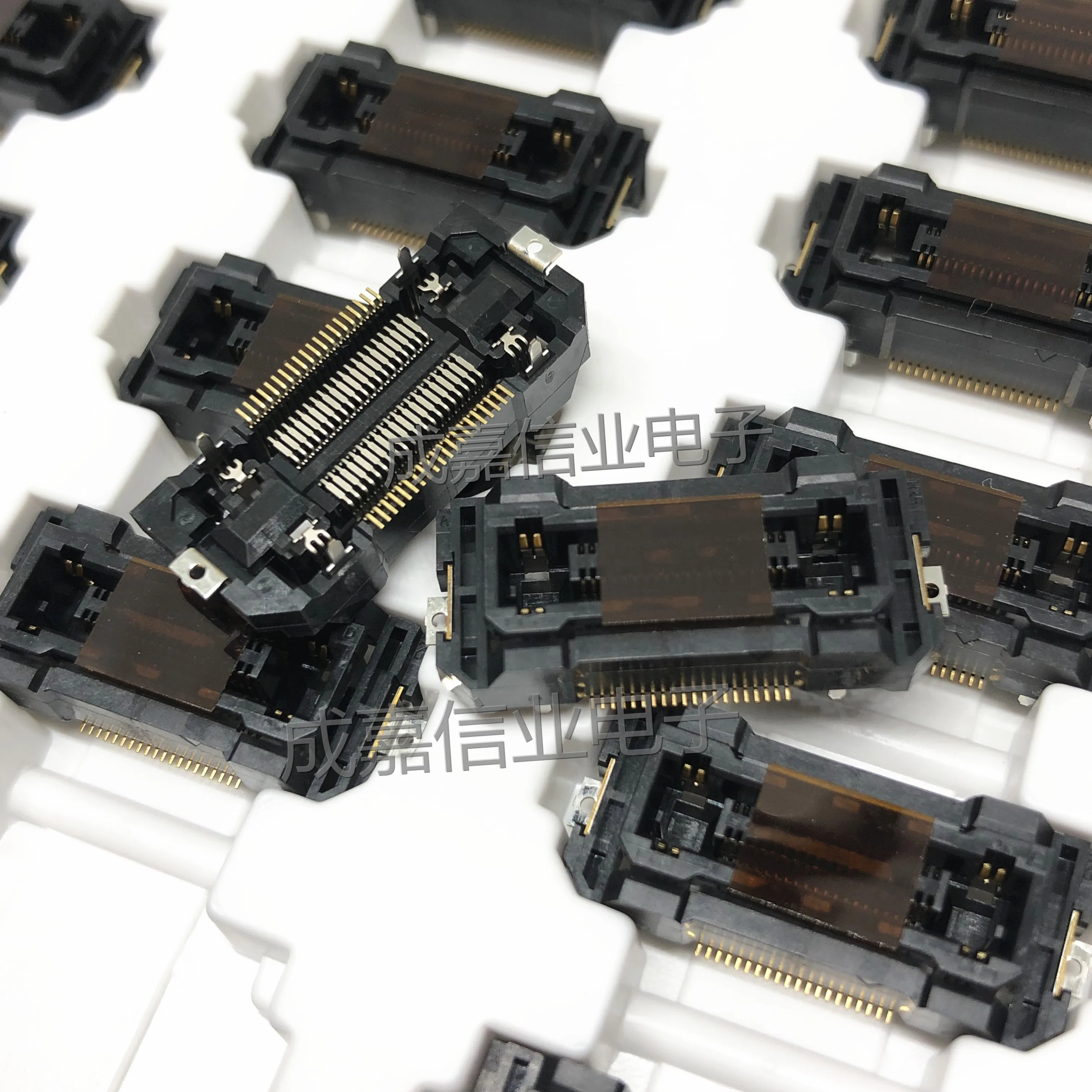 10pcs/Lot FX23L-40S-0.5SV Pitch: 0.5mm 40Position Current Rating: 500mA Voltage Value: 50V Board To Board & Mezzanine Connectors