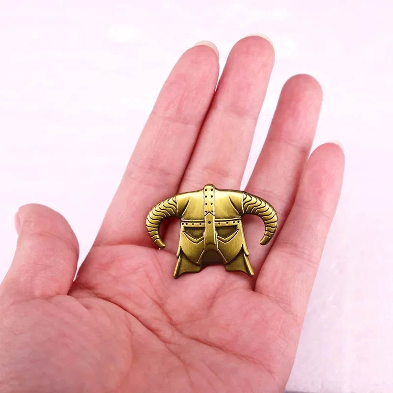 Elder and The Scrolls Pin Goth Punk Game Same Warrior Mask Metal Brooch Hat Bag Lapel Badge Collection Jewelry