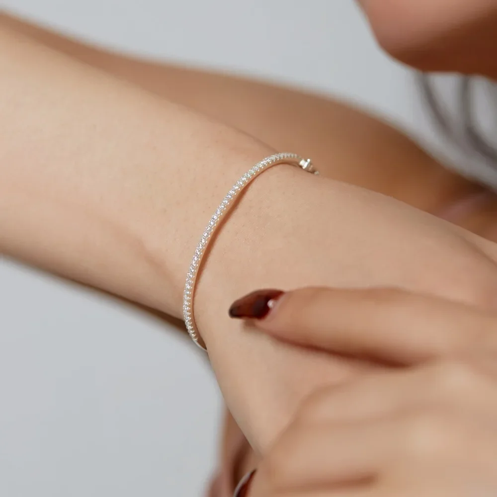 Fashionable and Versatile S925 Silver Bracelet with A Simple Diamond Arrangement Design, Suitable for Business Banquets image 3