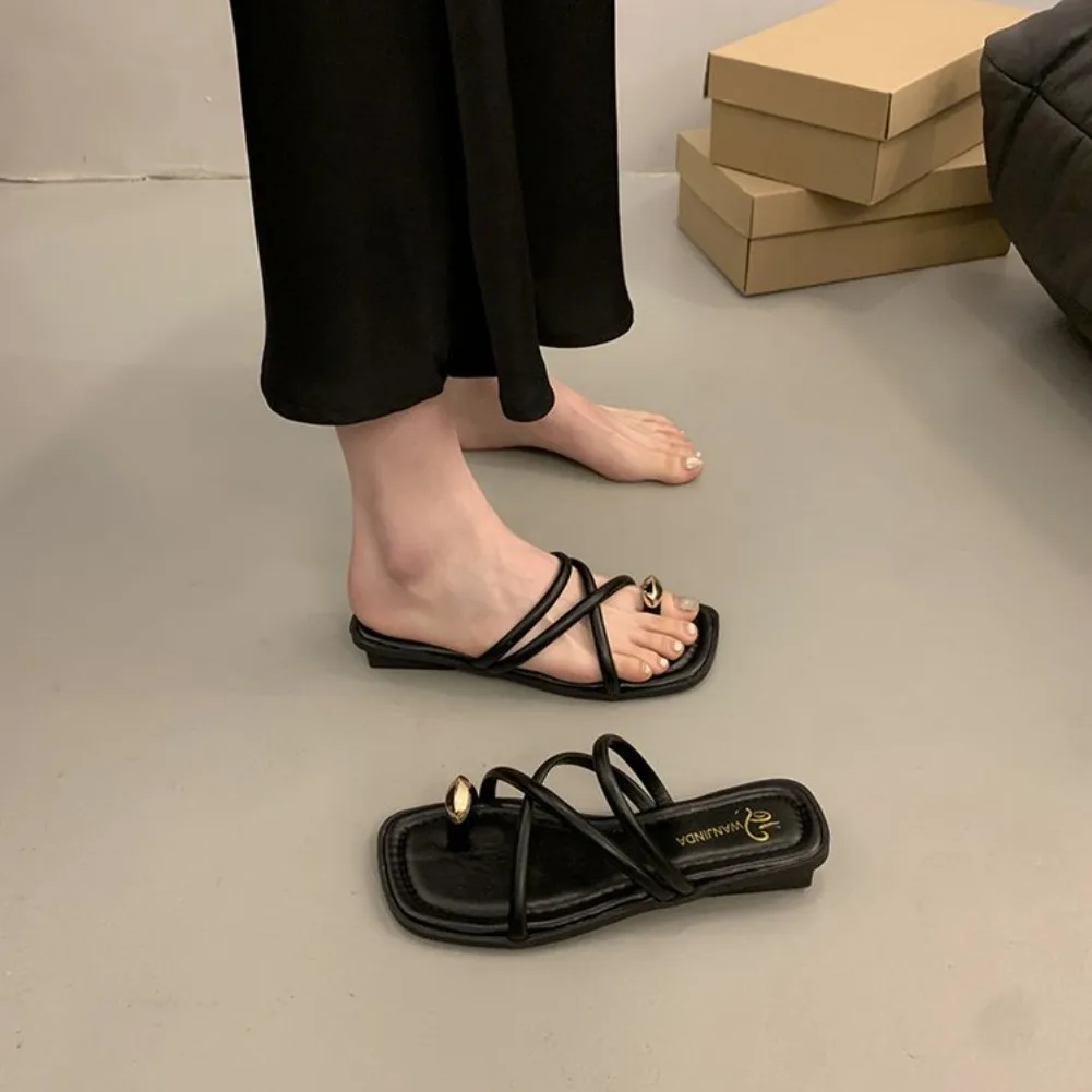 Stylische Damen-Sandalen mit Kreuzriemen, bequeme, leichte Zehenriemen-Strandschuhe mit lässigem, einfarbigem Design für den Sommer – Detail 9