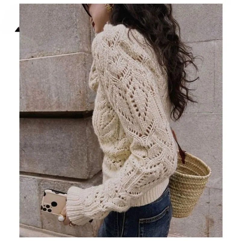 

2025 Winter New Style Vintage Limited Edition Openwork Plaid Knitted Sweater with Bubble Sleeves and Long Sleeves