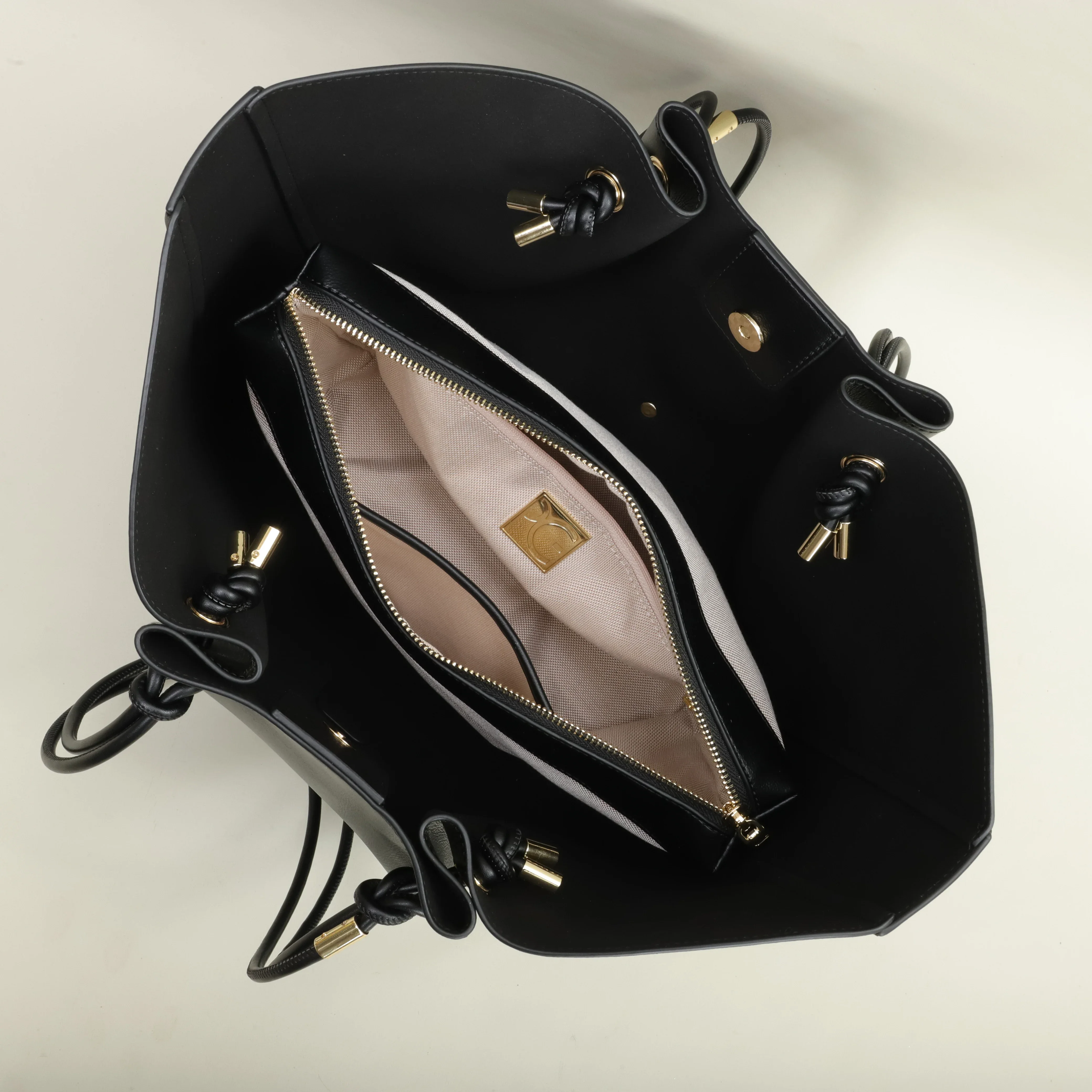 PG Elegant and Versatile Fashion Atmosphere Large Capacity Ladies Shoulder Bag Handbags Light Luxury Brand Women's Bags image 6