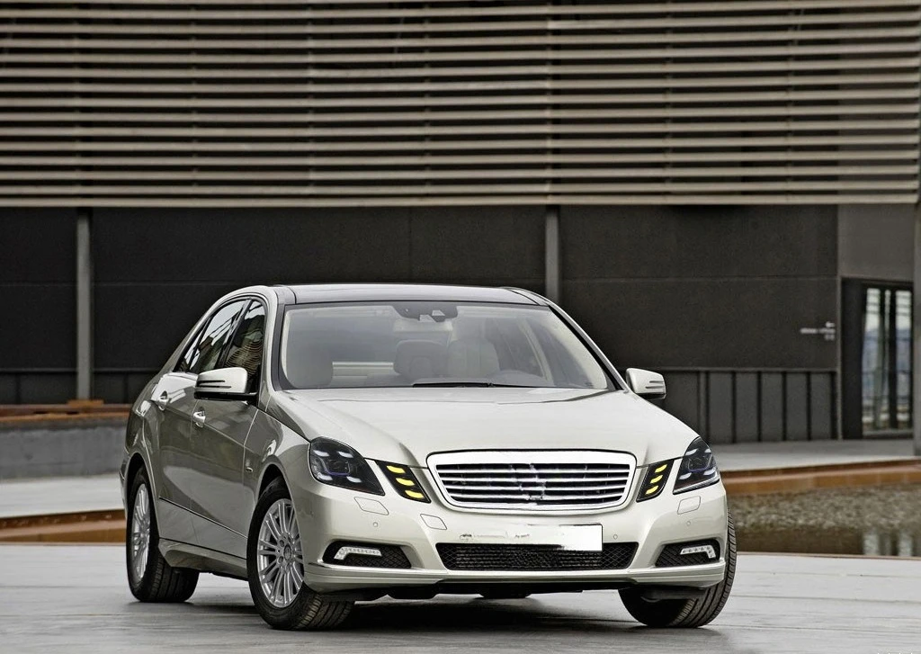 

A PairSuitable For 10-13 Mercedes-Benz E-Class W212 Headlight Assembly Modified LED Daytime Running Light Turn Signal Double Len