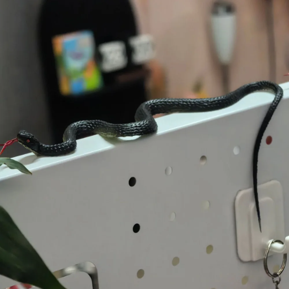 1/2 قطعة لعبة مزحة الأفعى وهمية مخيف محاكاة المطاط Anaconda هالوين حفلة خدعة اللعب تأثيري حلي الدعائم اكسسوارات 22 سنتيمتر