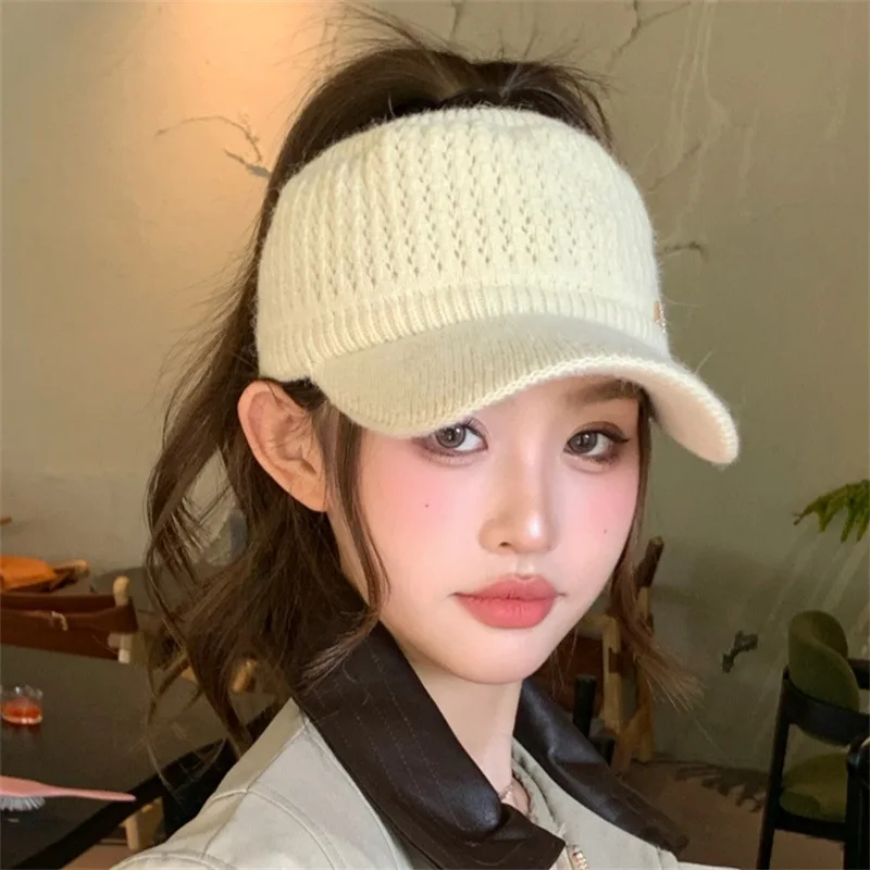 

Korean-style autumn diamond-label rabbit fur open-top hat for women, fashionable and niche, matching woolen knitted hat