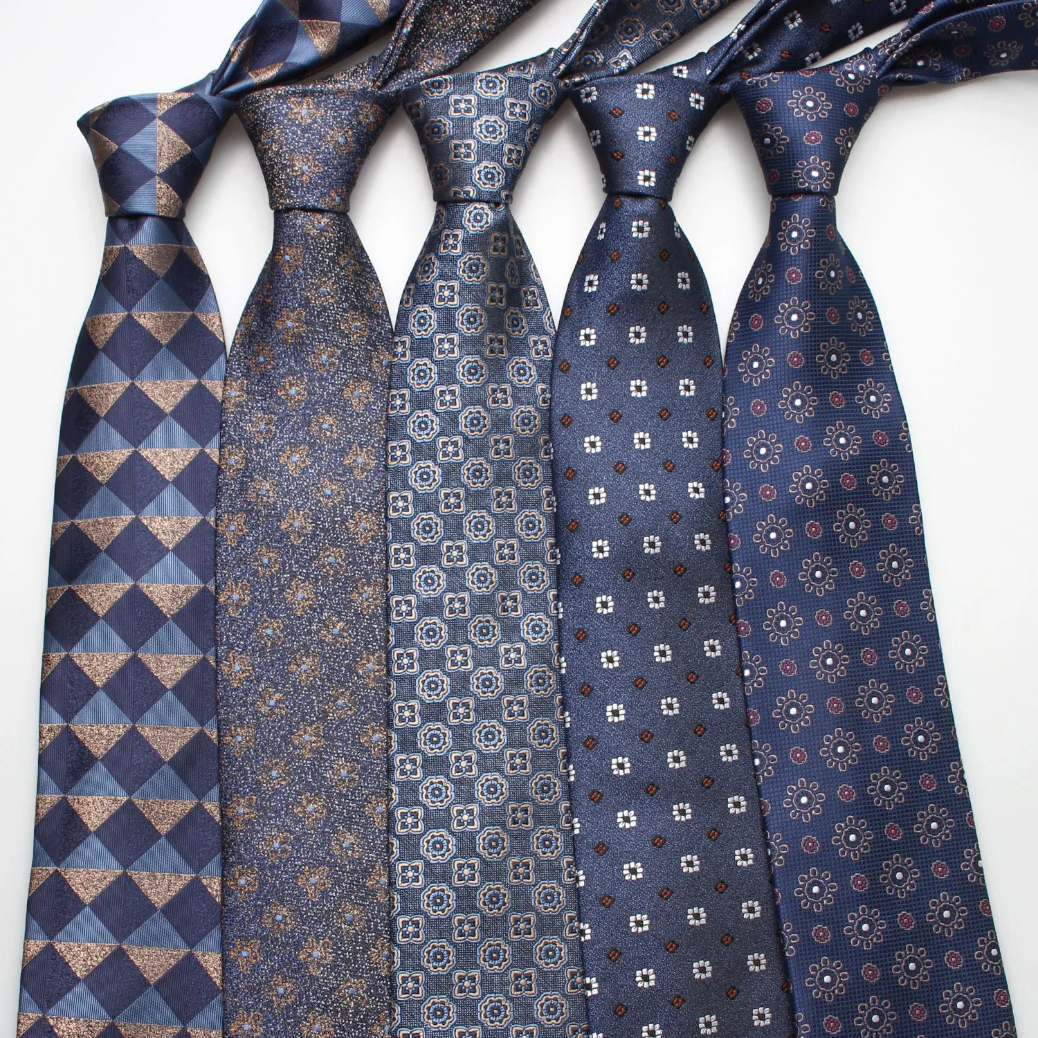 Luxury 8CM Mens Necktie Navy Blue Polka Dot Plaid Ties For Man Groom Jacquard Neck Tie For Daily Wear Business Wedding Party