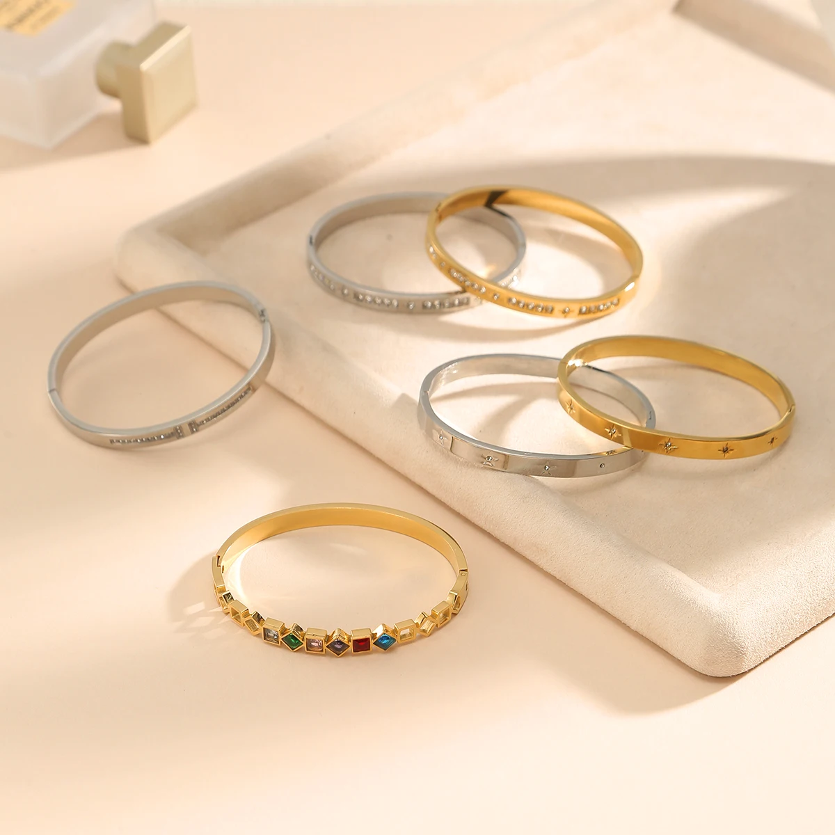 1 stücke Neue Einreihige Künstliche Strass Intarsien VintageTwist Edelstahl Armband Vergoldet für Frauen Party Geschenke Schmuck