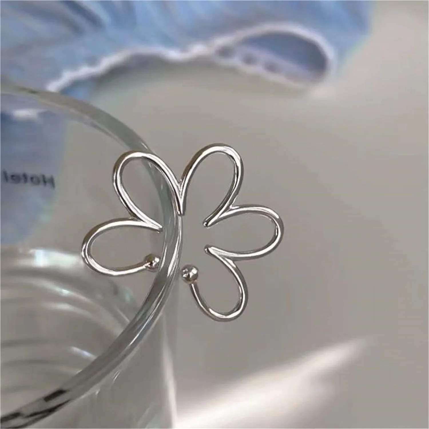 1PC Fashion Cool Metal No Pierced Flower Ear Clip Ear Cuff Geometric Creative Earrings Silver Color Jewelry Gifts For Girls